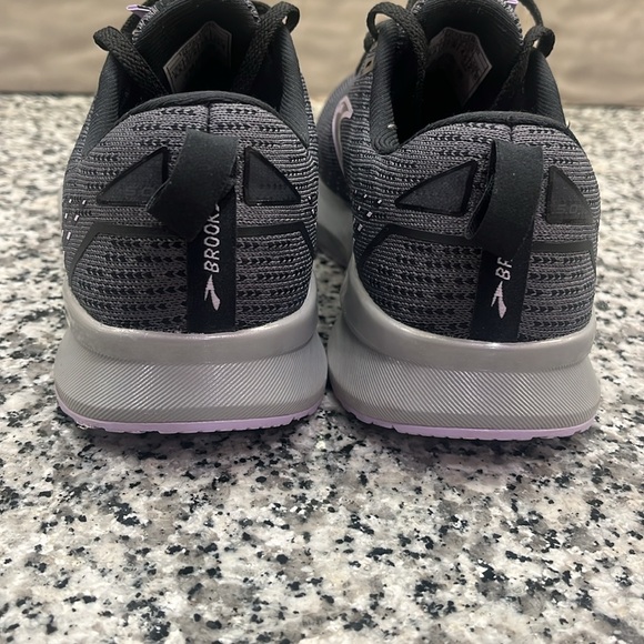 Brooks Levitate GTS 5- Women’s Size 6.5 - Picture 5 of 9